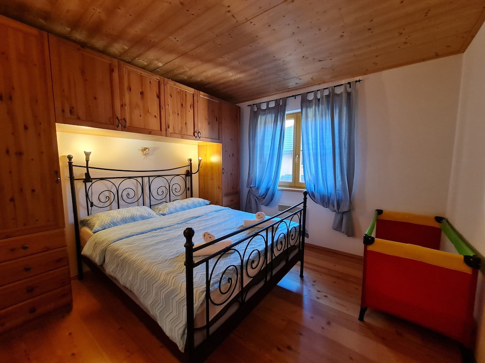 Apartment With Mountain Views & Ski Access
