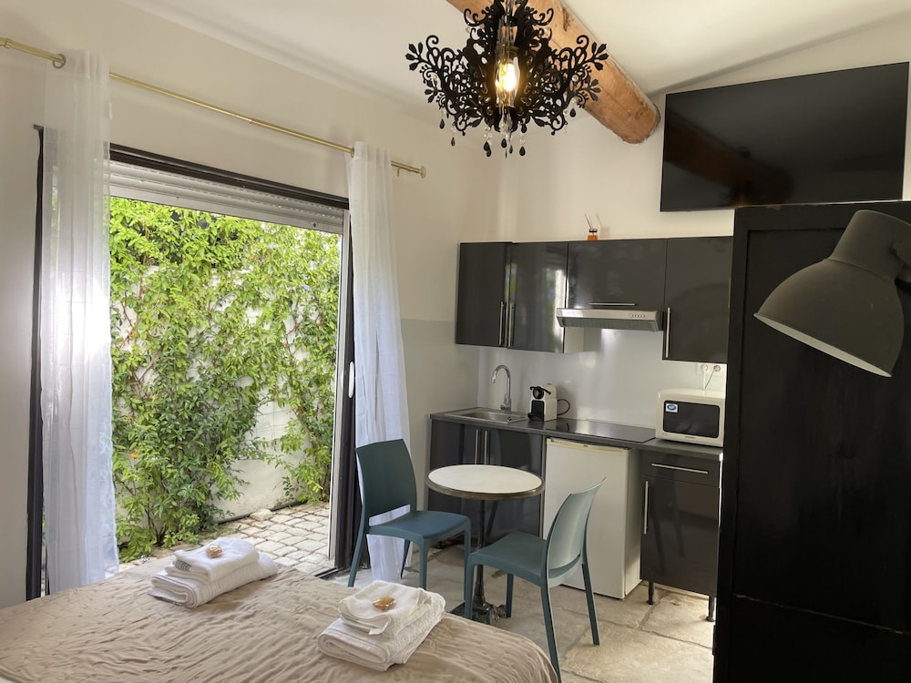 Chambre Luxe Piscine Jardin vue Palmeraie Cuisine