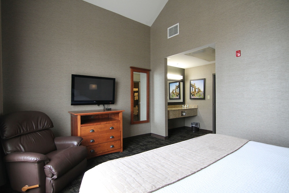 Casper Vacations - Casper C'mon Inn Hotel  Suites - Property Image 5