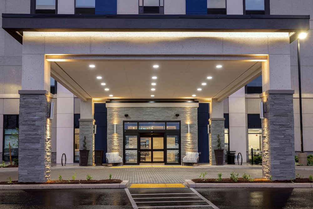 Hotel Hampton Inn & Suites by Hilton Burlington Toronto - Image 1