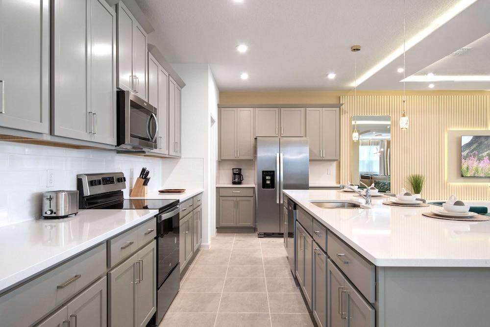 Luxe 9-bedroom Escape With Private Pool & Game Loft Solara Resort Near Disney