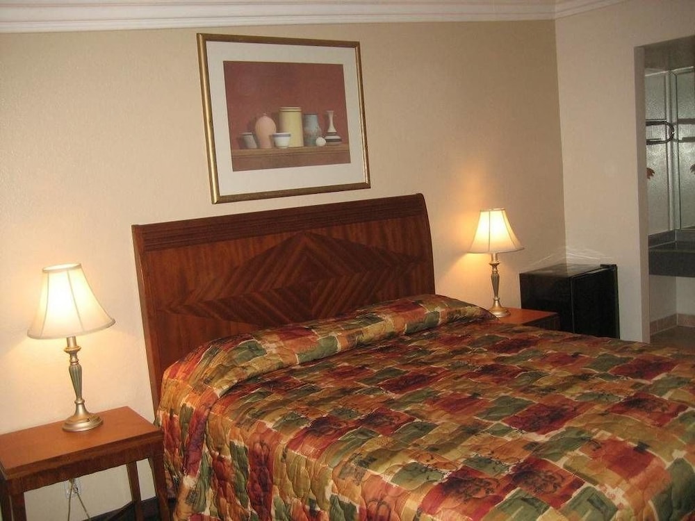 Starlite Motel - Property Image 26