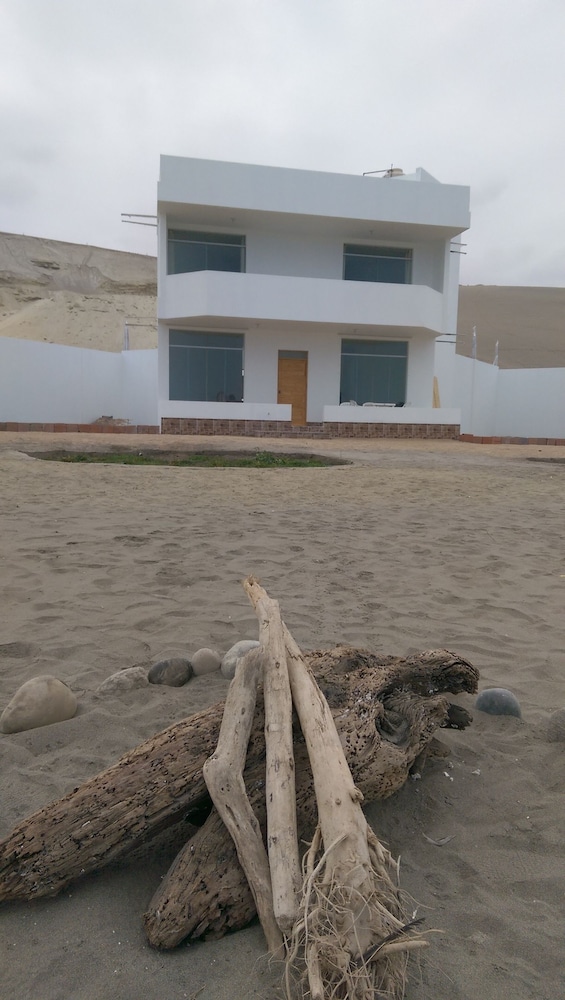 Camana Beach House