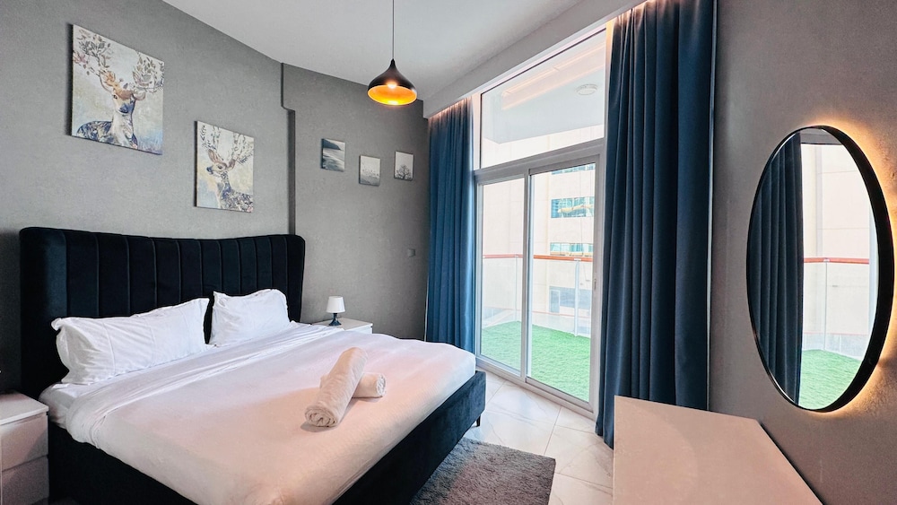Premium 2 Bed Millennium Apartment