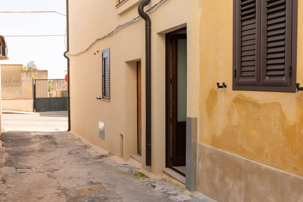 Casa Verga con Terrazza by Wonderful Italy
