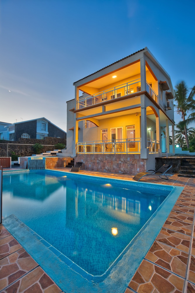 Hibiscus Villa - 5 Rooms