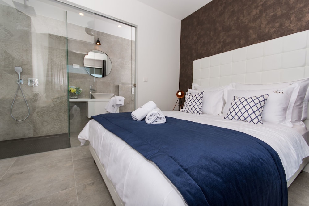 Luxury Apartments Royal M with Pool