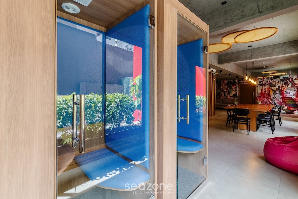 Charming Apts 450m From Barra Beach w/ Rooftop & sea View - PRV