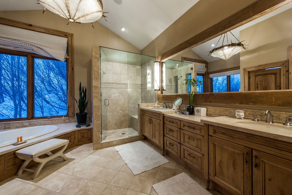 Majestic Ski in Ski Out Estate
