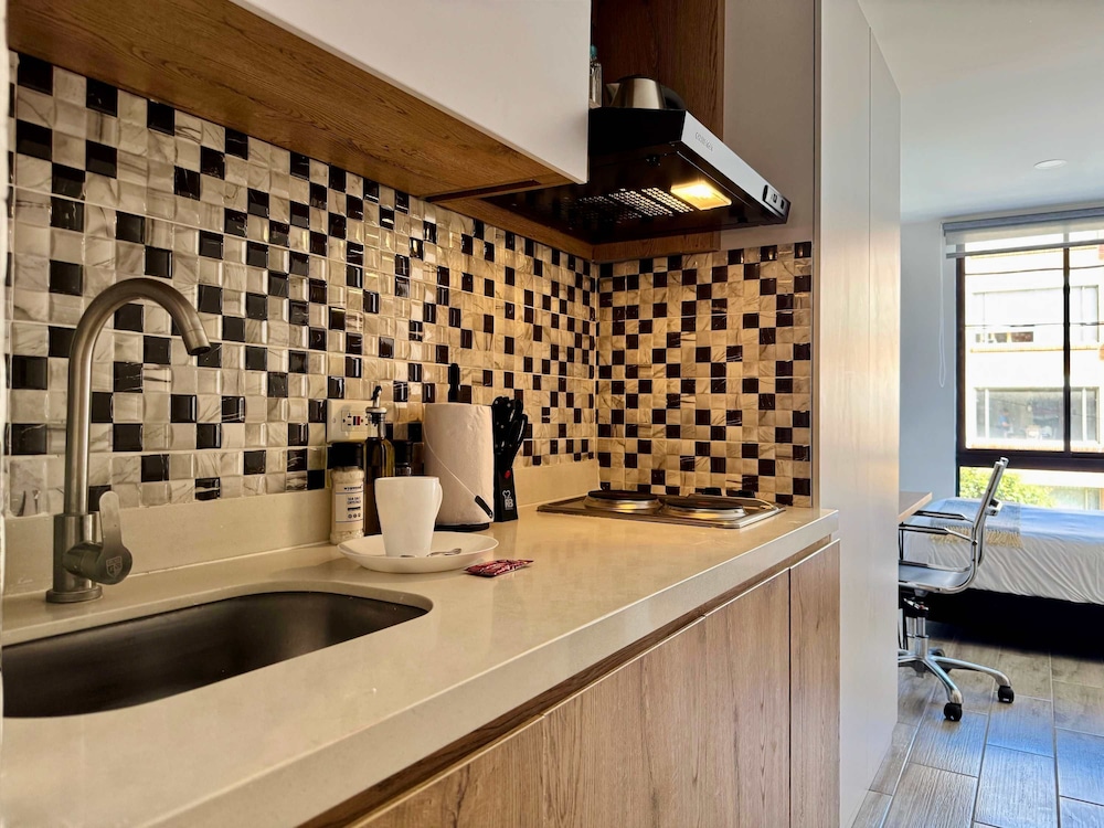 w Radiant 1BR in Santa Barbara