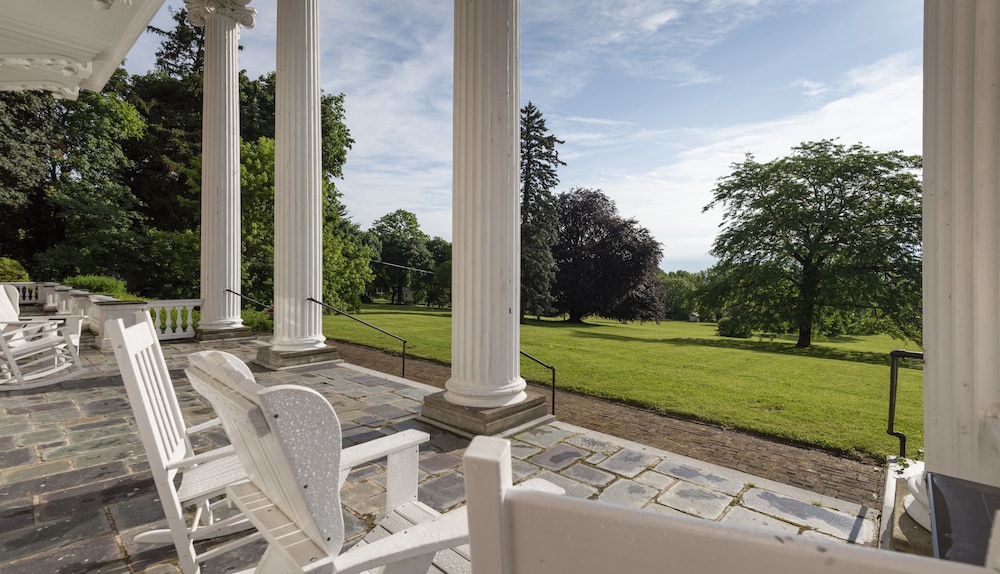 White Springs Manor a Belhurst Property