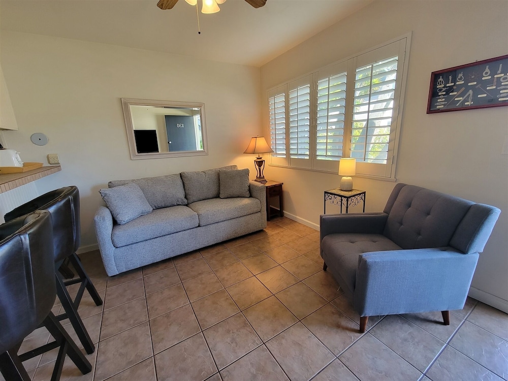 1 Bed Beach Bungalow #130 1 Bedroom Condo by RedAwning