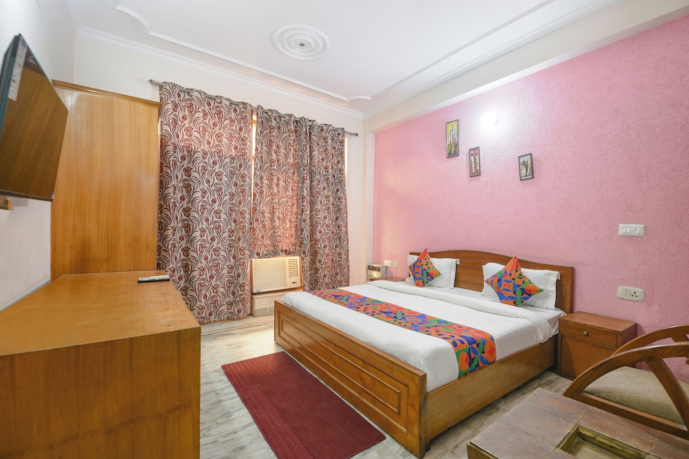 Fabhotel The Paradise