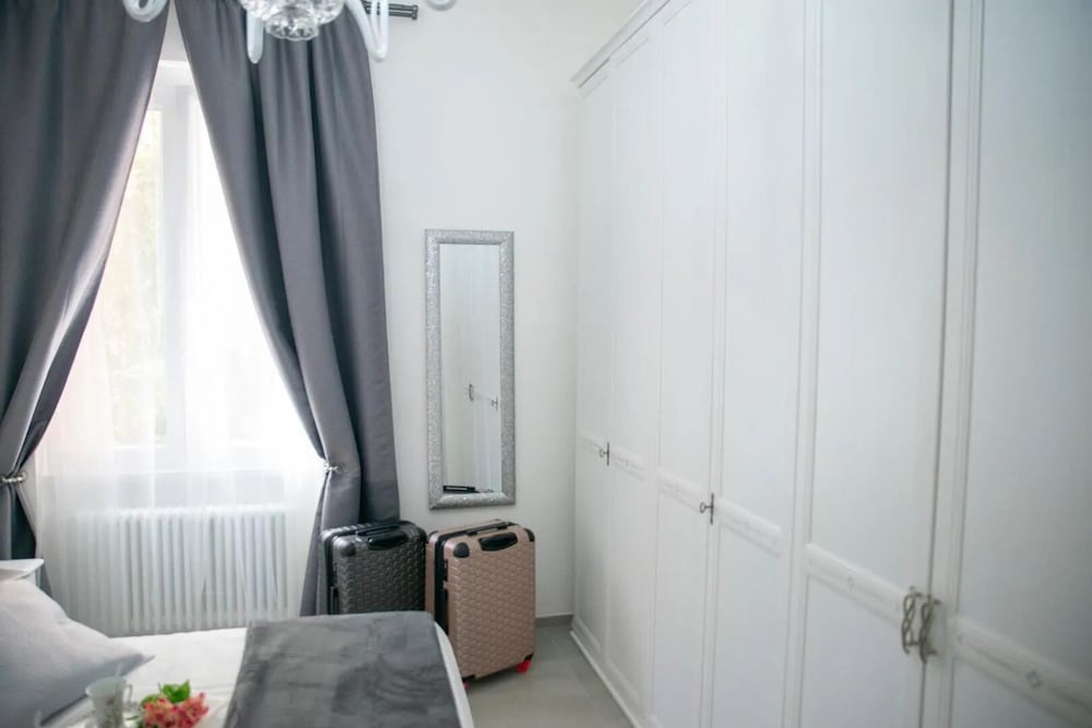 Central Luxury Apartment