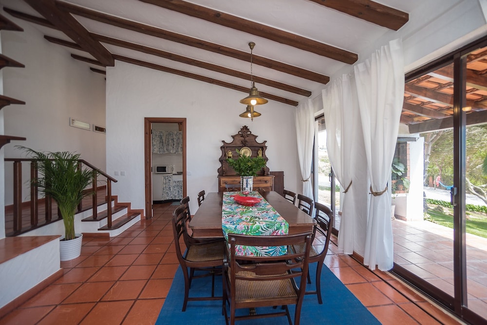 Ericeira Villa Surf Camp Hostel