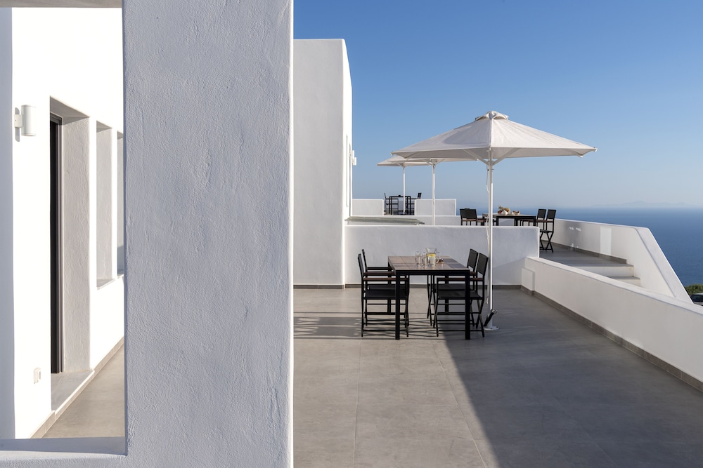 La Maltese Villas Santorini photo 2