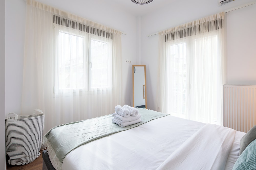 Alex's 2-Bedroom Apartment in Athens