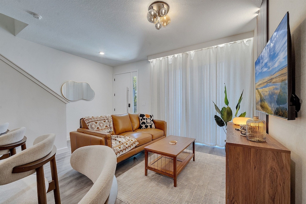 3BR Home Near Disney w/ Office & Fun Corner