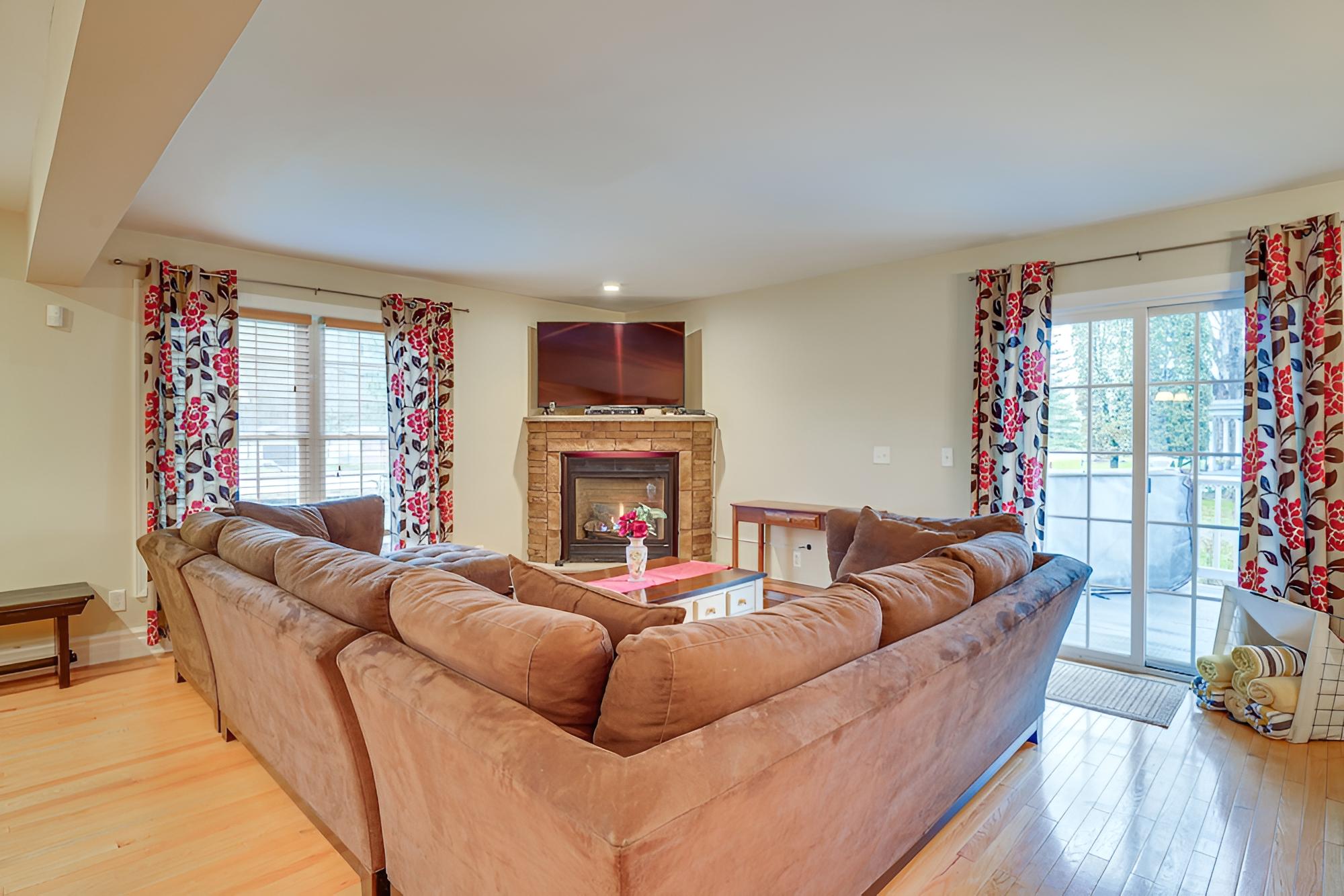 Ellicottville Townhome w/ Hot Tub ~ 2 Mi to Skiing view 5