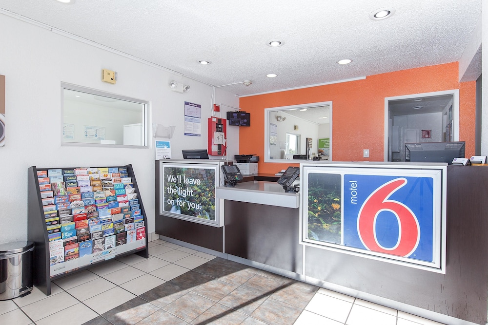 Motel 6 Hayward, CA – Silicon Valley Gateway