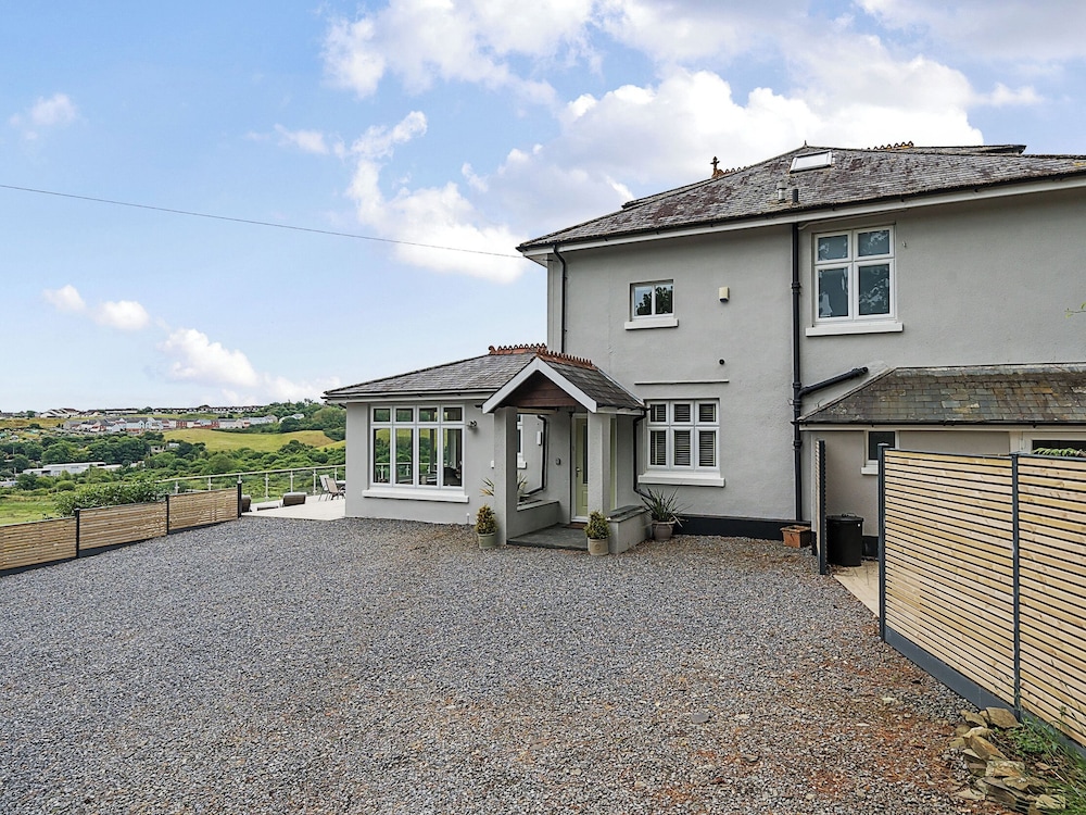 Mallacleave House