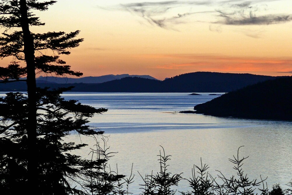 Airy Home Near Anacortes w/ San Juan de Fuca Views view 2