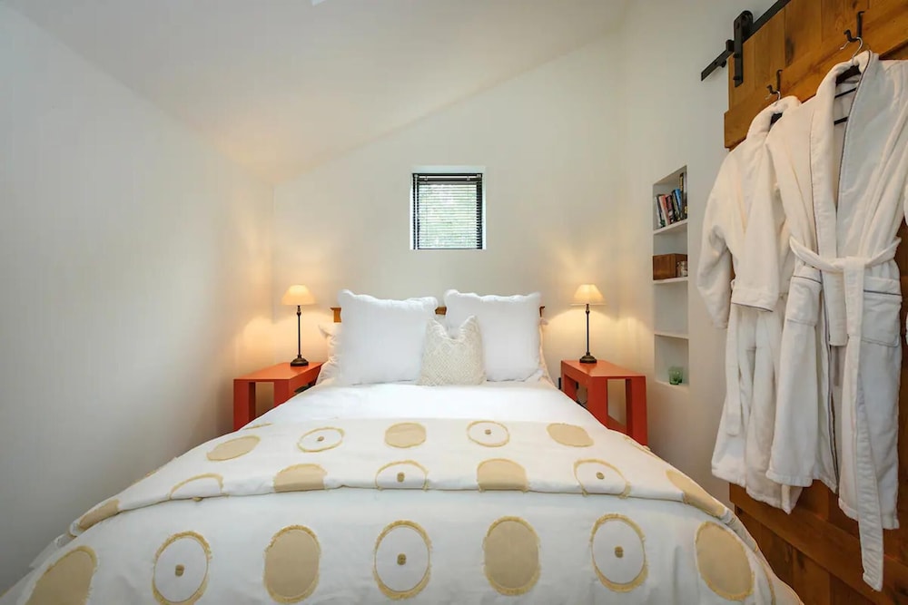 Stunning 3-bed Barn in Norfolk view 5