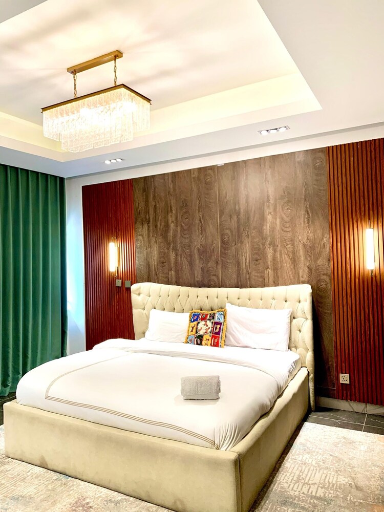 Sujimoto Residences