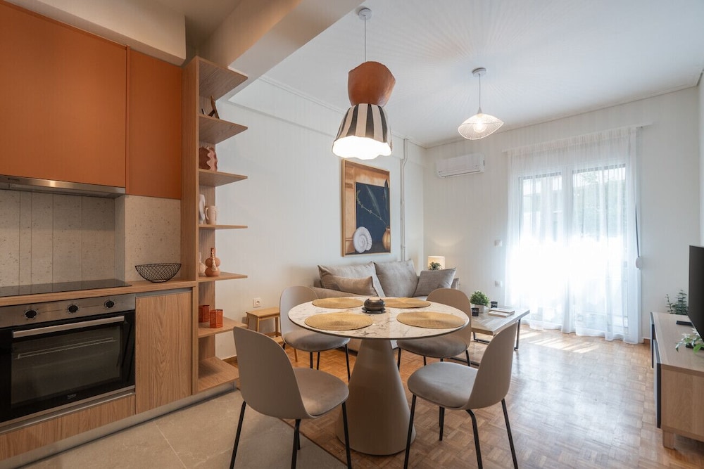 LIV - Trendy Athenian Apartment in Pagrati