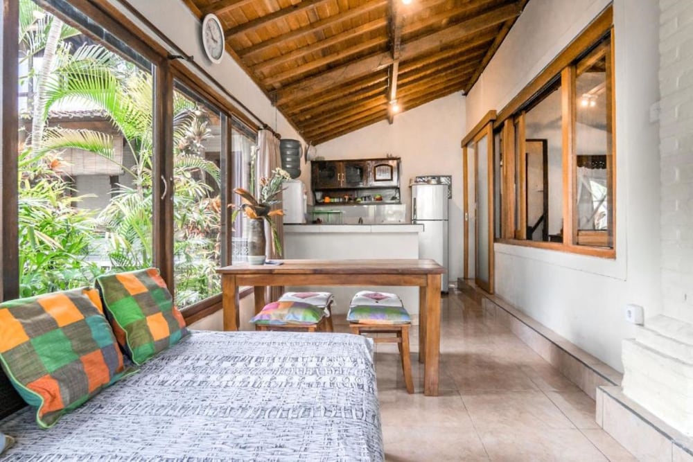 Sari Bamboo Bungalows