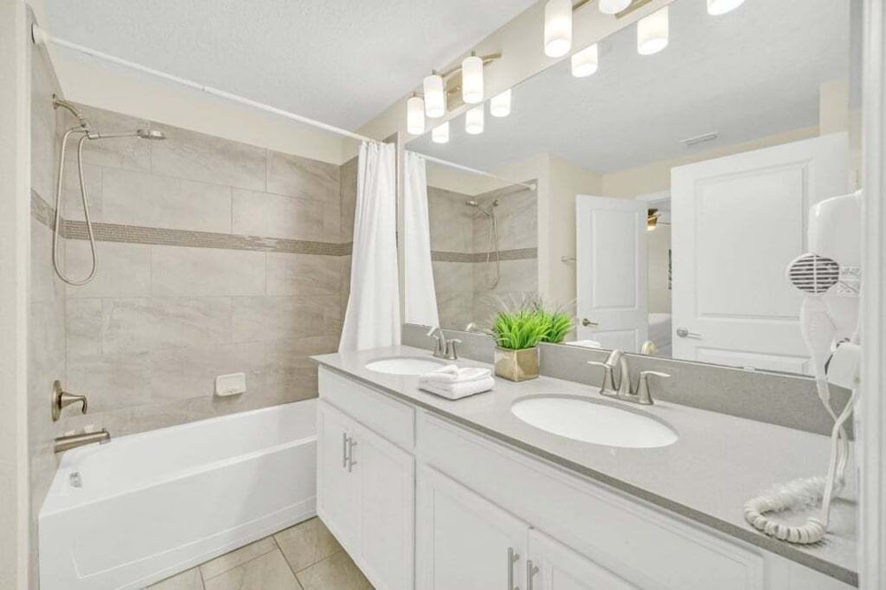 Beautiful Paradise Palms Retreat 4 Bedroom Townhouse