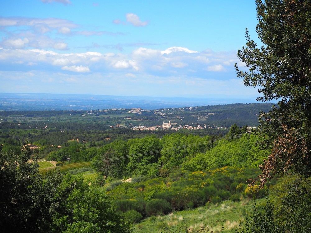 Bedoin Garden Home With Views