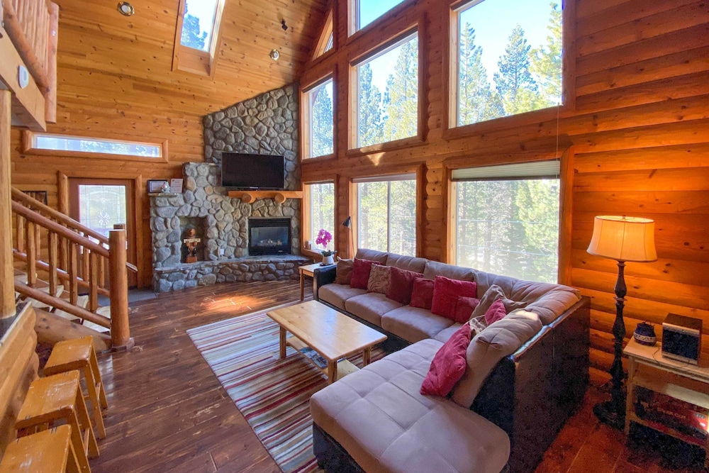 Lake Tahoe Vacations - South Lake Tahoe Vacation Rental w/ Indoor Pool - Property Image 15