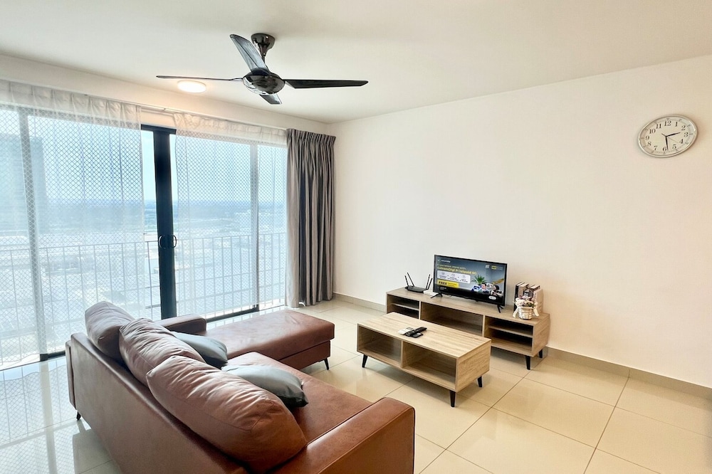 Trefoil @ Setia City Condotel