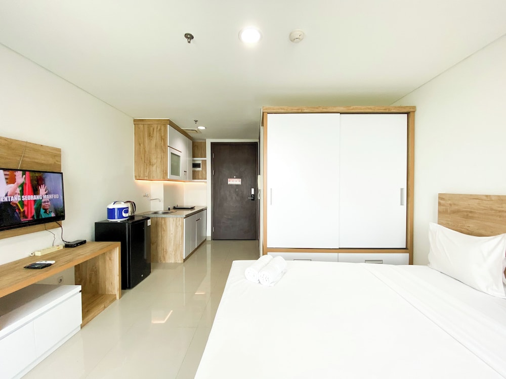 Wooden Touch Studio At Lrt City Bekasi Apartment