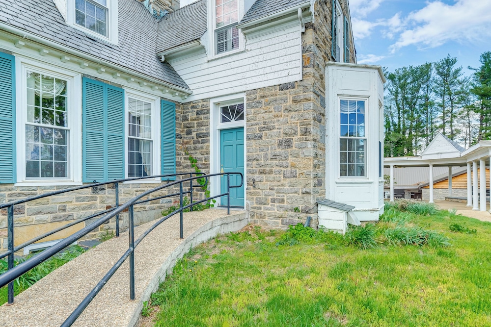 9-acre New River Retreat Near Radford University