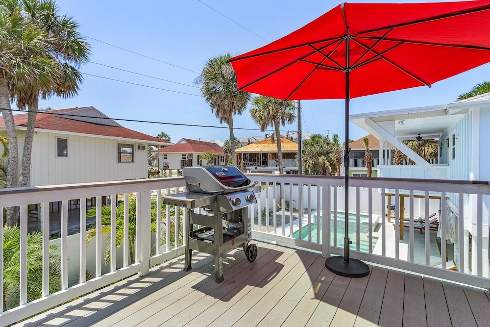 130 Tiki Tides: 2br W/ Outdoor Tiki Bar! 2 Bedroom Home
