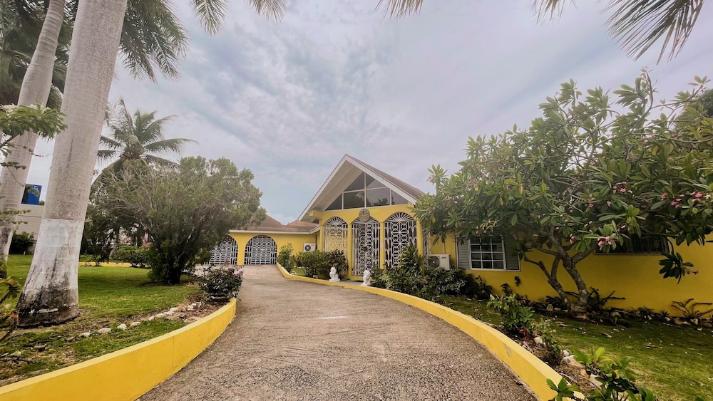 Ironshore Sugarmill Villa W Private Pool 6 Bedroom Villa