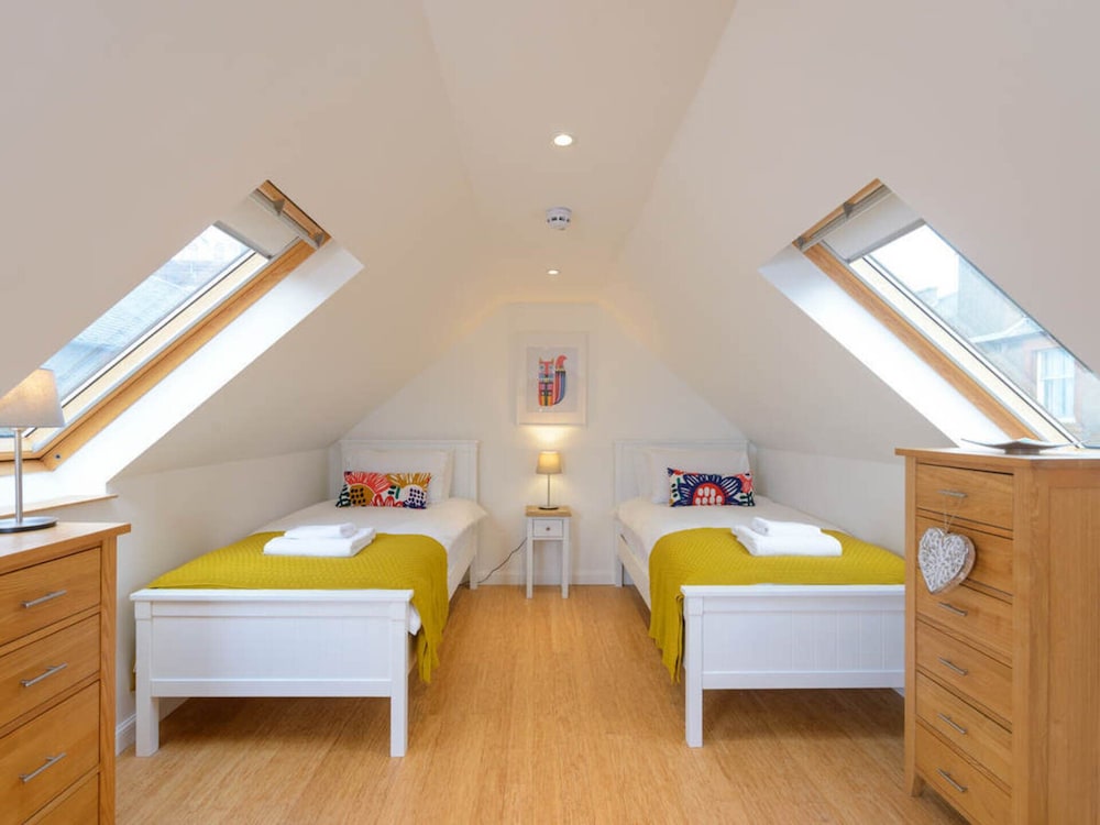 Curlew - Double Upper Apartment view 3