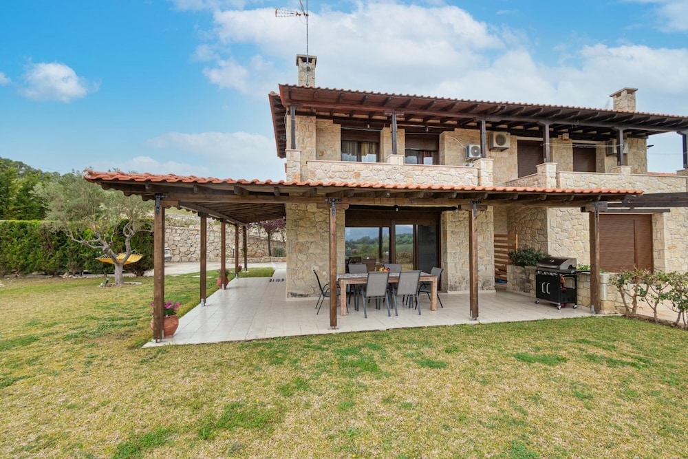 Artis Villa by Rentals Pro