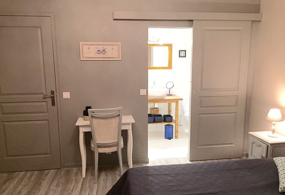 Photo 10