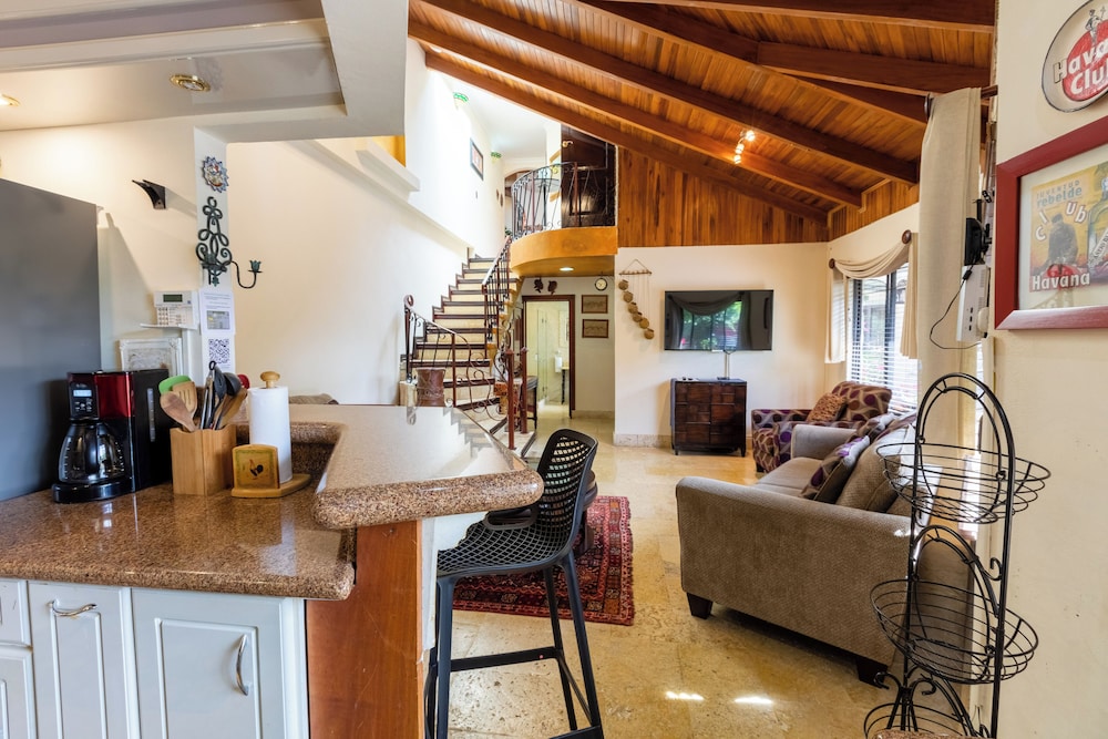 Monteverde Cloud Forest Vacations - Casas del Toro Monteverde - Property Image 2