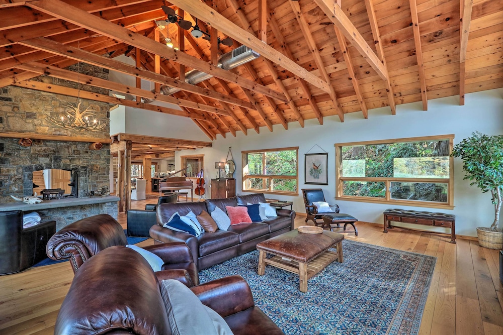 Secluded Cabin w/ Boats < 6 Mi to Jenny Jump! view 2
