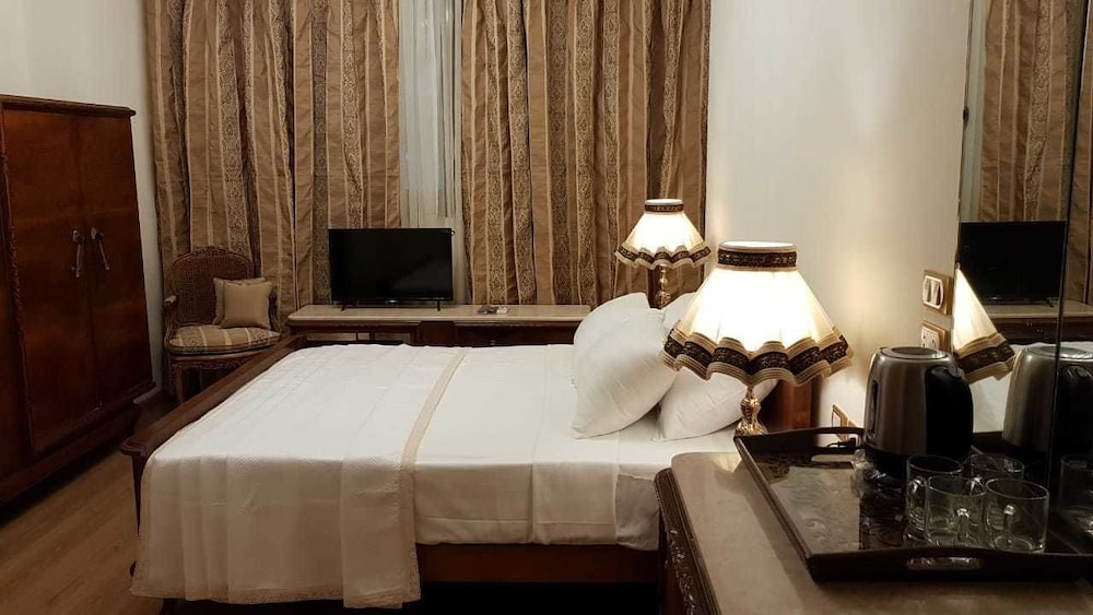 Royal Apartments in Cairo Down town