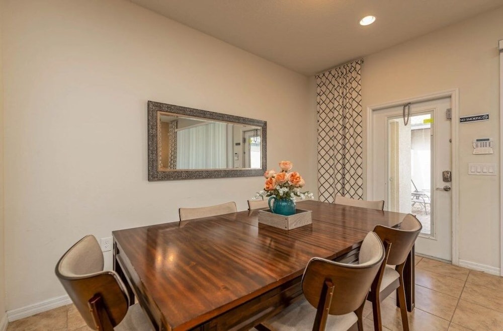 Magical Getaway Near Disney Private Pool + Resort Access, Bbq Grill! 4 Bedroom Townhouse