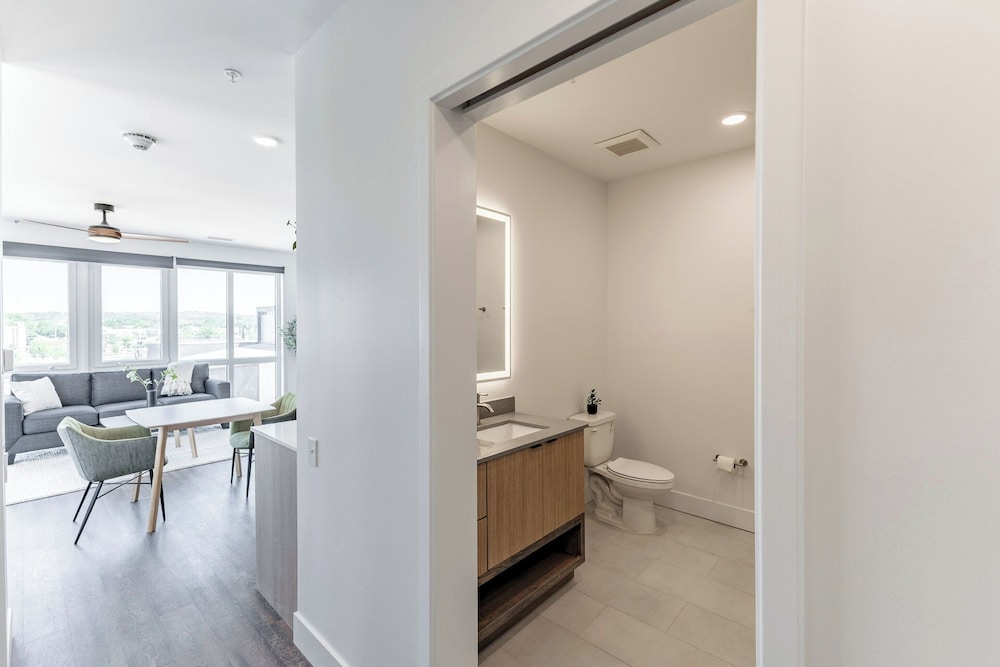 Anthem House Huntsville MidCity, powered by Placemakr