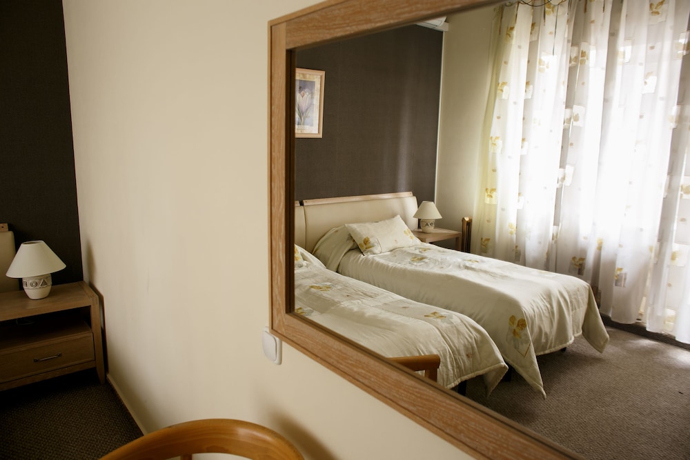 Hotel Shale