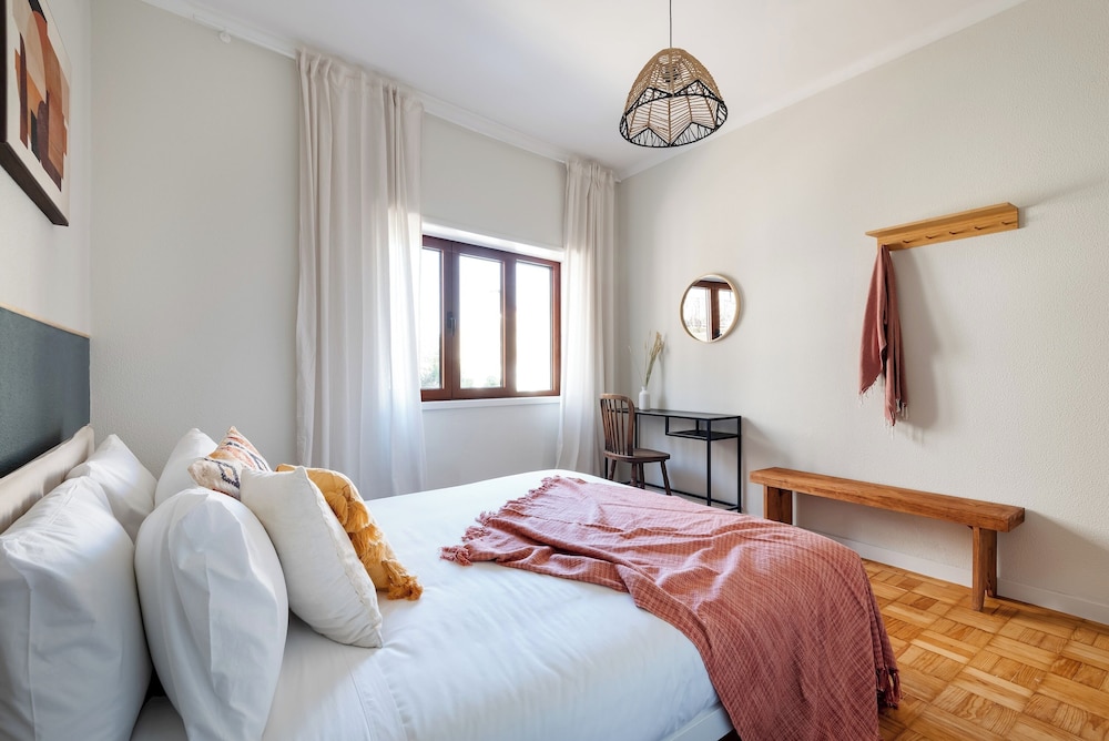 Breinr · Trendy and Spacious 3BR Family Home