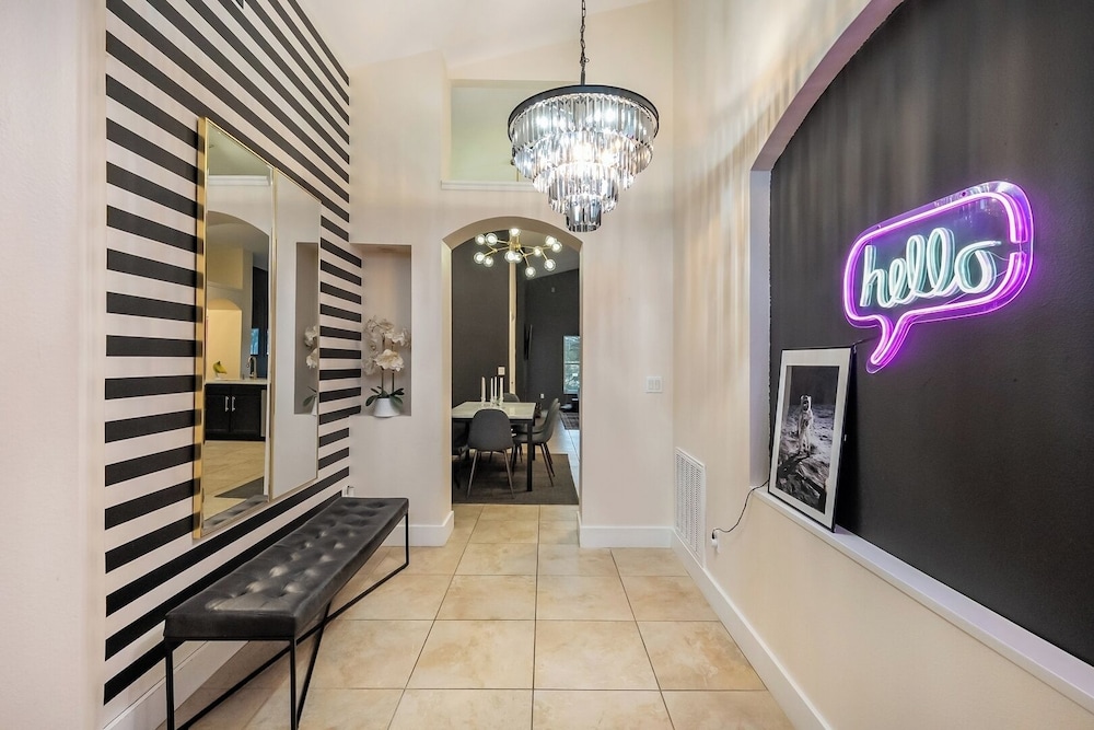 Private King BR + Pool Access Near Disney