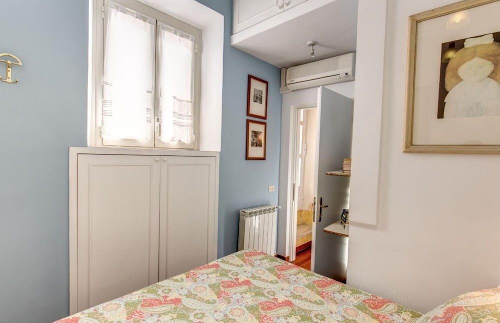 Colosseum 2BR Elegance and Charm